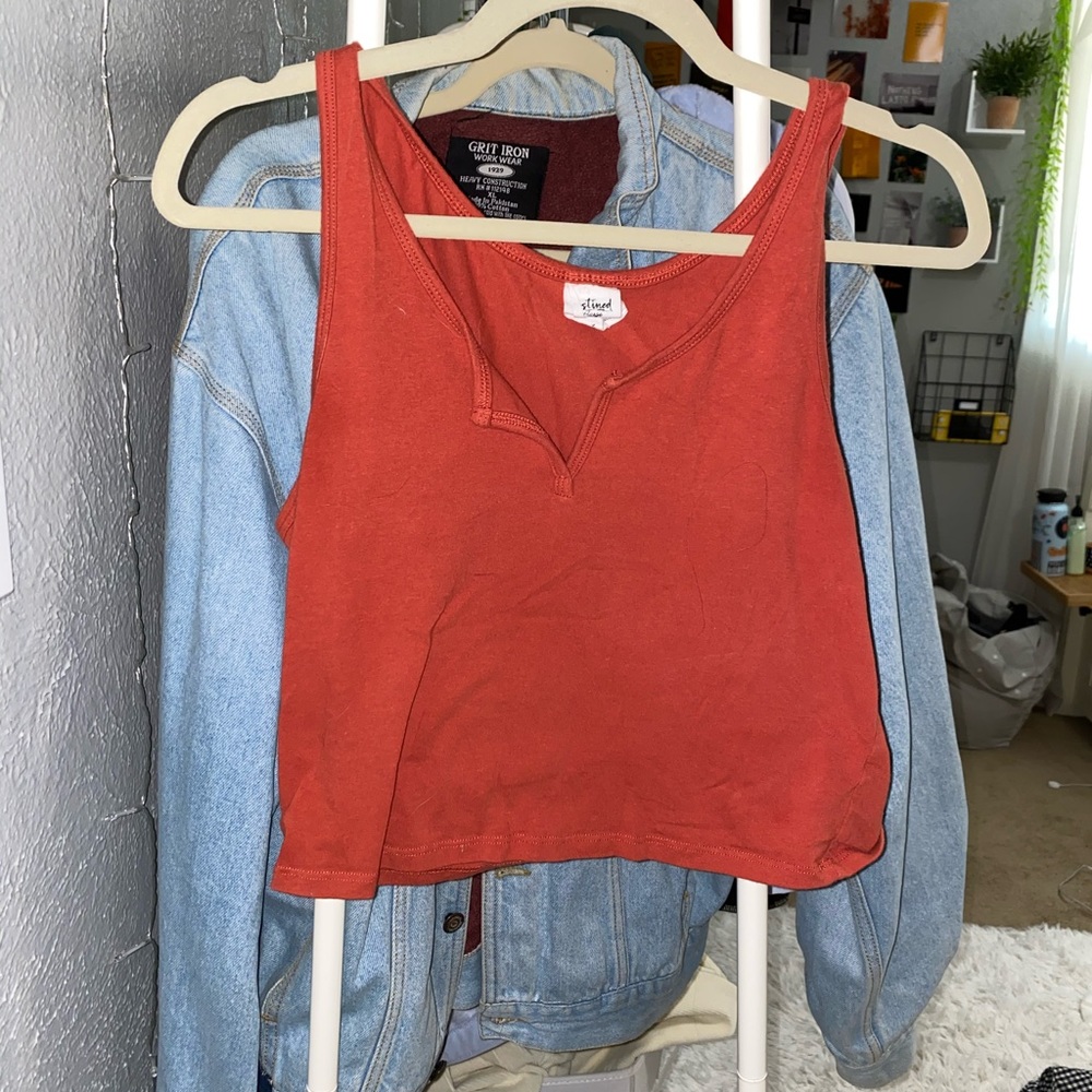 Tillys crop top